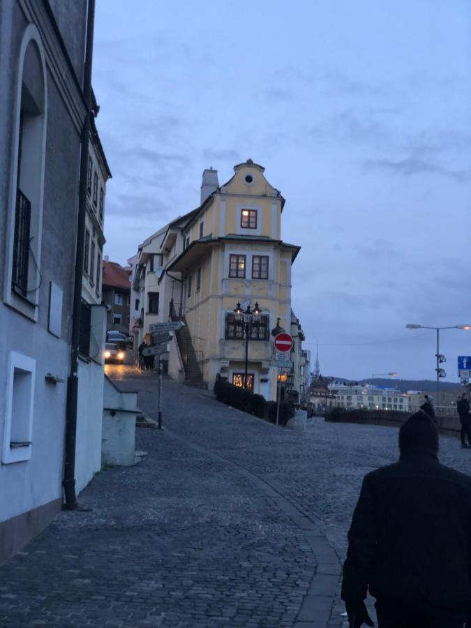 Pleasant Apartment Under The Bratislava Castle Exterior foto